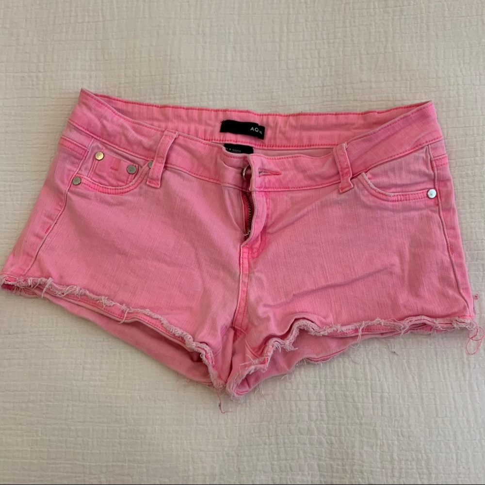 hot pink jean shorts aqua